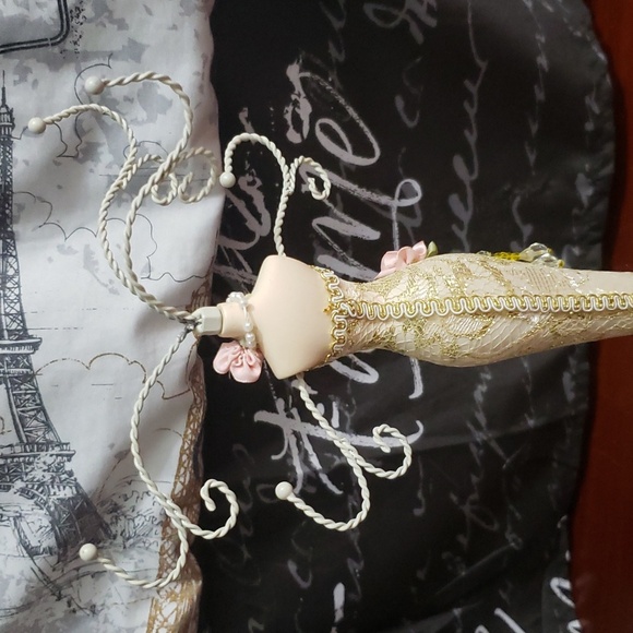 Victorian Mannequin Jewelry Holder for Necklaces Vintage tall gold and white - Picture 6 of 7